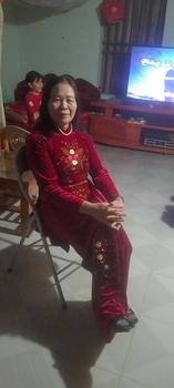 Product Review of Áo dài trung niên cao cấp( chưa kèm quần)  đính kết thủ công chắc chắn kết hợp phun kim tuyến sang trọng chất liệu nhung co dãn phù hợp mọi dáng người from v** t**g l**g 0