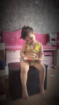 Product Review of (S182) Sét bikini hoạ tiết dâu tây đỏ+dứa vàng dễ thương cho bé gái 5-18kg from S**p b** n**a 1