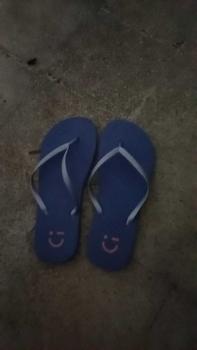 Product Review of MINISO Sandal Wanita Jepit Sendal Cap Smile Wanita Flip-Flops Pakaian Luar Mode Sandal Karet Wanita Lembut Dan Nyaman Pantai from b**k m**g 0