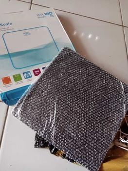 Product Review of Timbangan Badan Digital Hitam Pengukur Berat Badan Gratis 2pc Baterai from A**z 2
