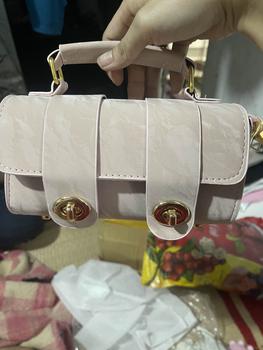 Product Review of Túi Xách Nữ Đeo Vai Thời Trang Mới Túi Đeo Chéo  Dễ Phối Đồ Sang Trọng Hợp Xu Hướng Phong Cách Hàn  Quốc - A9  Bag from T**ỳ D**8 0