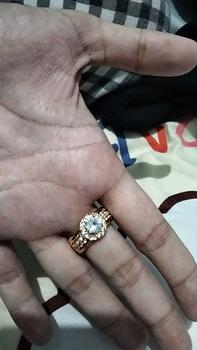 Product Review of SET PERHIASAN TITANIUM ANTI KARAT BISA COD (KALUNG , LIONTIN, GELANG, ANTING, DAN CINCIN) Perempuan Elegan from A** 1