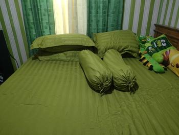 Product Review of Sarung Bantal Cinta Salur Dobby MikrotenSsel Gramasi 120 from Y**3 2