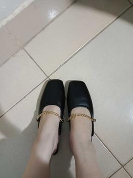 Product Review of (Form ngắn tăng size) Giày nữ sục bệt mũi vuông gót vuông trang trí xích vàng  thời trang Nguyễn Gia N139 Shoes DéP from 𝙷**🌾 2