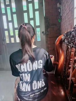 Product Review of Áo Phông Unisex (KHÔNG TIN ĐÀN ÔNG/ĐÀN BÀ) Hình In Nhũ Kim Tuyến - Chất Poly Mịn Form Rộng Thụng Siêu Hot Hit 2024 aothun  basic from H**h T**💢 0