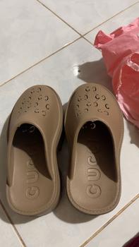 Product Review of Dép sục nữ khắc chữ G cao su đúc đế cao 5cm dành cho nữ from C** R** 0