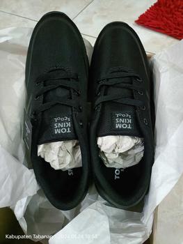 Product Review of TOMKINS Scool Swarm One - Hitam Sepatu Sekolah Anak Remaja Sneakers Olahraga Casual from d**7 1