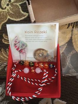 Product Review of April Gallery - Paket 3 Gelang Tridatu Mantra Panca Rose Cinta Perempuan Laki-laki Batu Aksesoris Benang Putih Bracelet from s**u Y** 0