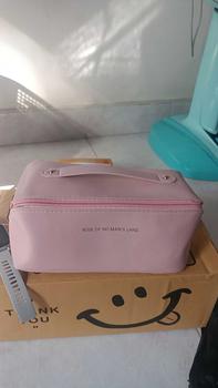 Product Review of 【พร้อมส่ง】ที่เก็บเครื่องสำอางหนัง กระเป๋าใส่อุปกรณ์อาบน้ำหญิง กระเป๋าเครื่องสำอางผู้หญิง from พ**ี 3