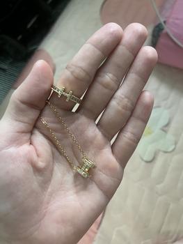 Product Review of (Tặng 1 dây không mặt) Dây chuyền Trang Sức Nữ Titan chữ H không đen, không gỉ from T**🍂 0