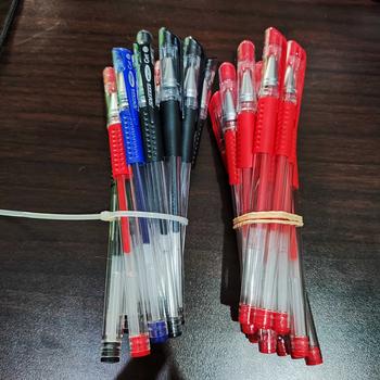 Product Review of ED - 1 LUSIN 12 BIJI - PULPEN GEL 0.5MM / PENA GEL 0.5MM HITAM BIRU MERAH from B**e T**t 1