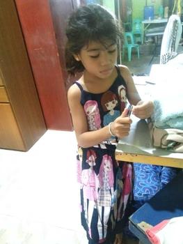 Product Review of Rich puff sleeves dress/KIDS 6-12 years old/challis KIDS  alangan dress MALL QUALITY from L**r 1