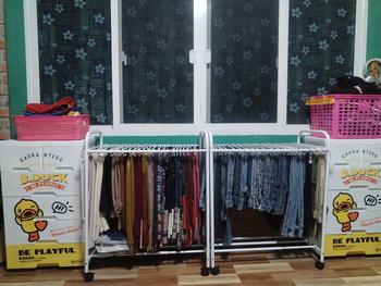 Product Review of ชั้นงกางเกงอเนกประสงค์ ขยายได้ขนาด 52-81 ซม. พร้อมล้อ แถมไม้แขวนเสื้อ 24 อัน ราวตากกางเกง ชั้นเก็บกางเกง ราวแขวนผ้า from t**s 0