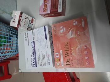 Product Review of ( BIẾU 1 LỌ VITAMIN E ) (COMBO ĐẶT BIỆT VIPP PHIÊN BẢN 2 LỌ ) SÂM TỐ NỮ ESTROGEN VIPPX10 2 LỌ 60 viên - TRẮNG DA NGÀY VÀ ĐÊM WHITE SKIN 2 lọ 60 viên -TRANEXAMIC ACID  2 lọ 60 viên - 1 lọ Vitamin E Omega 30 viên - thực phẩm hỗ trợ bổ sung chăm sóc sắc đẹp from 1**9 2