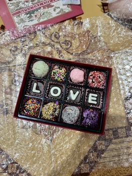 Product Review of Hộp Kẹo Socola  Valentine 12v - 9v siu ngon ( full túi + thiệp) . Chocolate from ** M** 0