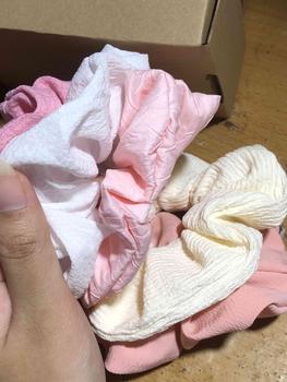 Product Review of Set Combo HỘP 10 dây cột tóc Scrunchies - COMBO TIẾT KIỆM (dây buộc tóc đủ loại vải: Nhung, lụa, hoa nhí,..) - Tặng hộp ruy băng from N**c Q**h 3