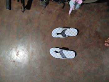 Product Review of [3]  Dép Xỏ Ngón Nam,Dép Tông,Dép Đi Biển Bề Mặt Hoạ Tiết Caro Kết Hợp Quai Dù Đế Cao Su Sandal depnamdep 2024 dép dibien depkep nam DéP Nhung from A** D**G 1