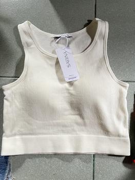 Product Review of เสื้อแขนกุดเสริมบรา SABINA มีฟองน้ำที่เต้า *เทียบไซซ์ก่อนซื้อเท่านั้น* from O**y 1