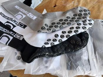 Product Review of TD.ถุงเท้าฟุตบอลกันลื่น 1 คู่ บาสเก็ตบอล ถุงเท้ากีฬา ฟุตบอลและฟุตซอล ใหม่ สีเขียวมะนาว pe 7 sock ถุงเท้ากันลื่น ถุงเท้ากันลื่นari Sport ออกกำลังกาย from น**ก 2