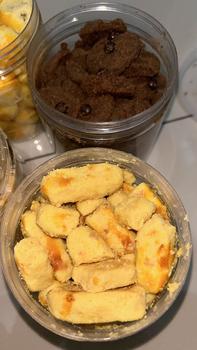 Product Review of Paket Castangel,kacang,nastar,bola² susu from a**n 1