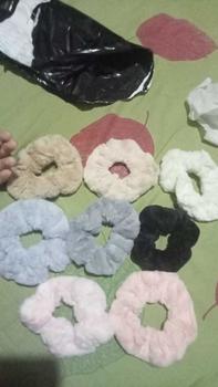 Product Review of YBL-COD  Ikat Rambut Scrunchie Hijab Gelang Hairband Kunciran Lingkar Besar Bulu Lembut Korea Motif Polos (BELI LOKAL) from w**🫧 0