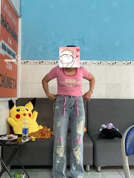 Product Review of (KÈM DÂY) Quần Jean Nữ Ống Rộng Lưng Cao Rách Thêu Chữ Nút Hồng Chất QC Dày Đẹp 988 Women Pants Ong from K** O**h 1