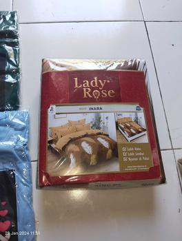 Product Review of Sprei Lady rose BANTAL 4 ( 180x200 ) King Size TINGGI 30 cm from k**a 0