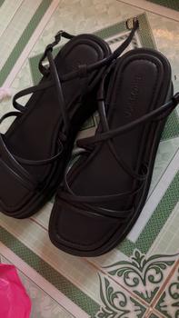 Product Review of EROSSKA - Giày sandal nữ đế xuồng dây quai mảnh cao 6cm màu nude - SB014 from M**o ☘** 0