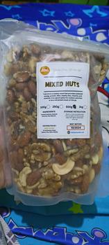 Product Review of Daily Snacks Mixed Nuts (Cashews, Almonds, Walnuts) - in Ziplock Pouch from A** D**d 3