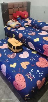 Product Review of Sprei Bed Sorong Sprei  Flat Tingkat Tanpa Rumbai from m**1 0