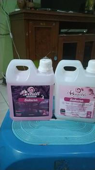 Product Review of Pelicin setrika Parfum Laundry Pewangi Pakaian 1 Liter Anti bakteri from M**h F**a 1