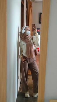 Product Review of JUST LIKE THAT SWEATER CROOPE - SWEATER CROP WANITA KERAH KANCING baju bandung Fit Fleece from i**☆ 0