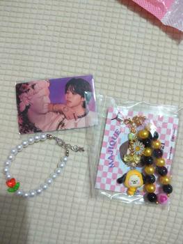 Product Review of BTS BT21 Personalized Keychain with Resin Charm, Letter Beads, and Clasp Hook from j**s Y**n 1