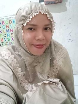 Product Review of Mukena Premium Silk mewah Pearl Angela Polos Velvet Mutiara Renda from a**a 2