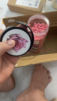 Product Review of ￼Sáp wax lông hạt đậu dễ sử dụng 400g (Giao màu ngẫu nhiên) from N**n T**o V** 0