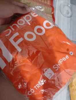 Product Review of Áo thun có nón ShoppeF from M**n 1