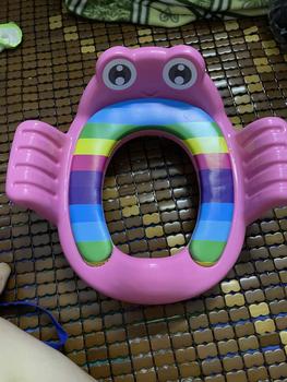 Product Review of Bệ Lót Thu Nhỏ Bồn Cầu Có Tay Vịn Đệm Lót Cho Bé An Toàn, Tháo Lắp Dễ Dàng Tiện Lợi - Getgo1 from T**h H** 0