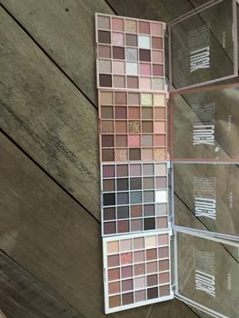 Product Review of อายแชโดว์ พาเลทอายแชโดว์ 25สี Eyeshadow เนื้อใยไหม เนื้อแมท ประกายชิมเมอร์ กลิตเตอร์ สีสวย กันน้ํา ติดทนนาน from W** 2