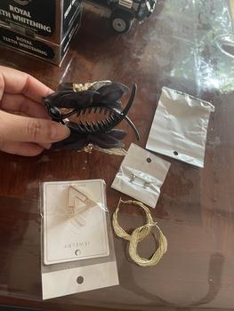 Product Review of Trâm Cài Chống Lóa Hình Chữ V, Trâm Cài Kim Loại, Ghim Cài, Phụ Kiện Trang Sức from T**r 0