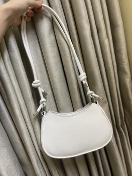 Product Review of Túi xách nữ, túi đeo vai đeo chéo quai tròn dáng bầu phối xích đẹp da pu thời trang bag 779 Nhung from S**g 1