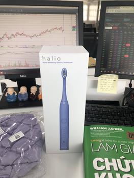 Product Review of [LAGIHITECH] Bàn chải đánh răng điện Halio Sonic Whitening Toothbrush Rose Gold / Purple / Mindnight - Hàng Chính Hãng Nữ Trắng Răng from B** L**n n** 0