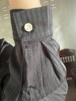 Product Review of E1002 เสื้อเชิ้ตผ้าซาตินริ้วเกรดพรีเมี่ยม งานซ่อนกระดุม แต่งกระดุมเพชร มี13สี พร้อมส่ง (ส่งจาก​ไทย)​ from M**M 0