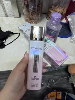 Product Review of NƯỚC DƯỠNG L’OREAL PARIS GLYCOLIC BRIGHT PEELING TONER 128ml Làm Đẹp Da Dưỡng Ẩm Da Skincare Skincare from C**u n** 0