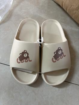Product Review of Dép Bánh Mì Chất Liệu EVA Cao Cấp Siêu Nhẹ Siêu Êm Kháng Nước Chống Trượt from N**n 1