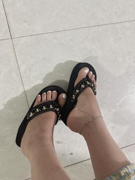 Product Review of (MỚI 2024) Dép Xỏ Ngón Nữ Dép Kẹp dép Tông Nữ Đính Đá Nhân Tạo Đế Chống Trượt Hàng Quảng Châu DéP GiàY dep xongon Shoes from C**🪴 1