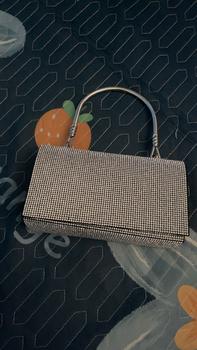 Product Review of Túi Xách Nữ Đeo Chéo Bag Clutch Đi Tiệc Cầm Tay Quai Kiềng Đính Đá BlingBling Màu Đen Màu Bạc Sang Chảnh Kèm Dây Xích Size 18 HÀNG CHUẨN QC Nhung Kem tuixach  thoitrang Khô sạch Nhẫn Đinh from h**9 0
