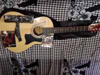 Product Review of Amaya GS Mini-1 with trussrod 36-inch rounded body with guitar bag, capo, strap, pick, extra 1 set of strings. from R**n D**a C**z 0