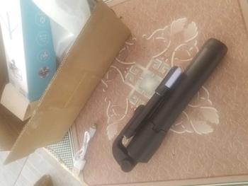 Product Review of Gậy chụp hình Selfie B11S đa năng phụ kiện kem gồm đèn led trợ sáng nút remote bluetooth điều khiển chụp ảnh xa 10m from N**I O**L 1