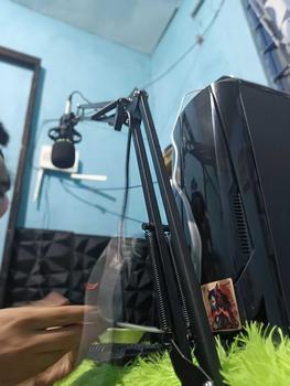 Product Review of Condenser Microphone Pro Audio Studio Full Set with V8 Sound Card/Sound Recording Stand/6 inch Pop Filter COMBO KIT from s**🥬 1