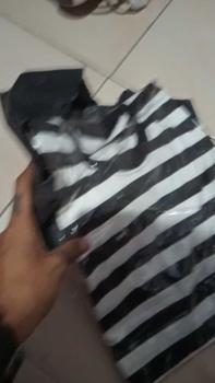 Product Review of VD - Baju kaos salur terbaru / kaos pria lengan pendek/ kaos belang unisex / kaos oversize bisa cod kain nyaman distro pendek lembut combed Atasan Cowok Keren Motif Hitam Motif Hitam Motif Hitam Dewasa Katun Polos from e**+ 0